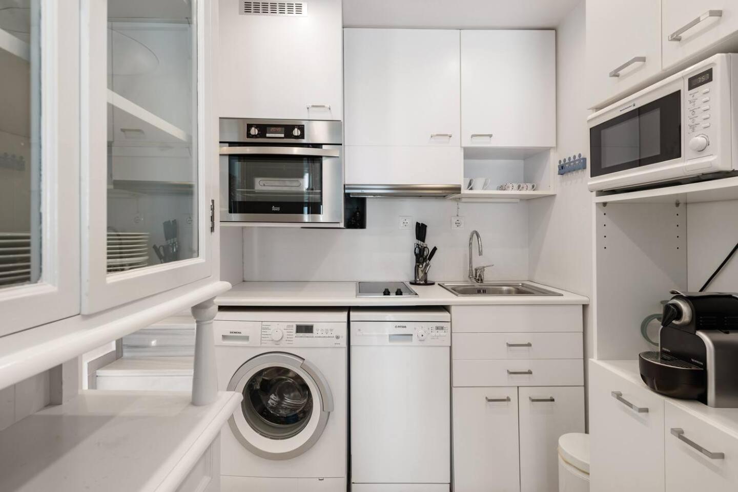 Mykonian Marvel: A Tranquil Oasis In The Old Town! Holiday home